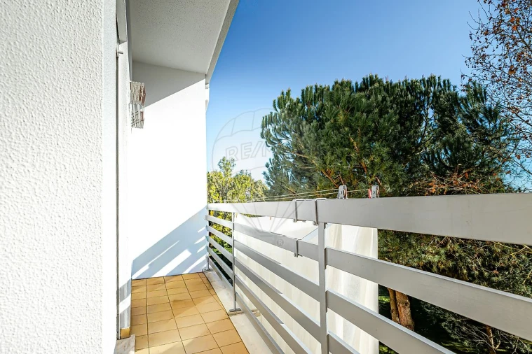 Apartamento T3 para Arrendamento em Vialonga Foto 11