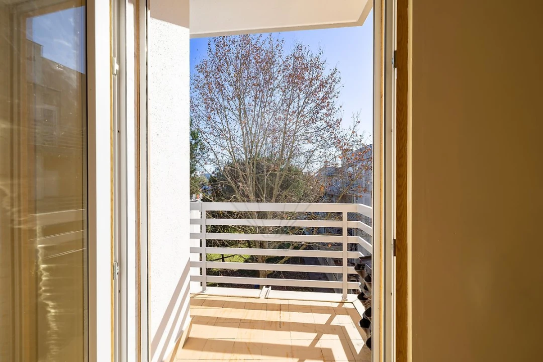 Apartamento T3 para Arrendamento em Vialonga Foto 22