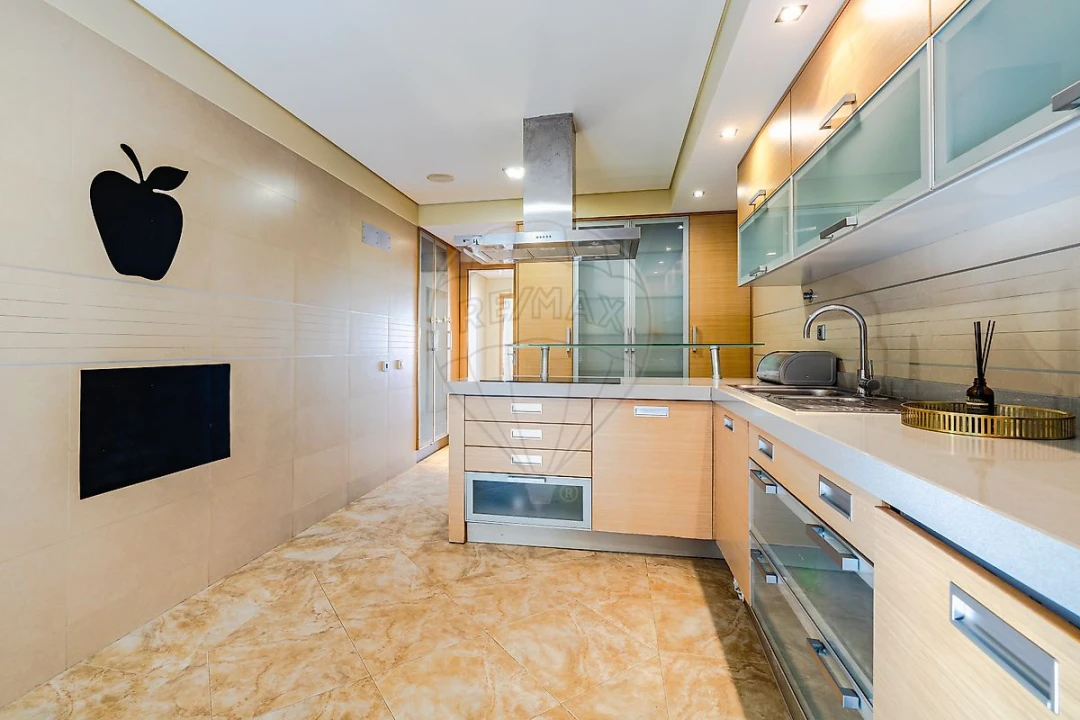 Apartamento T3 para Arrendamento em Vialonga Foto 10