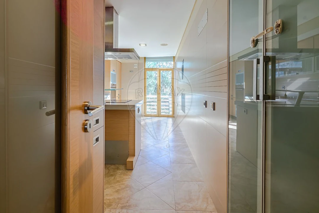 Apartamento T3 para Arrendamento em Vialonga Foto 7