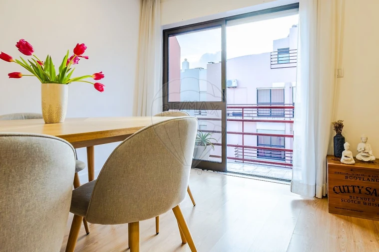 Apartamento T3 para Venda em Vialonga Foto 4