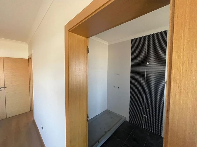 Moradia T4 para Venda em Valado dos Frades Foto 14