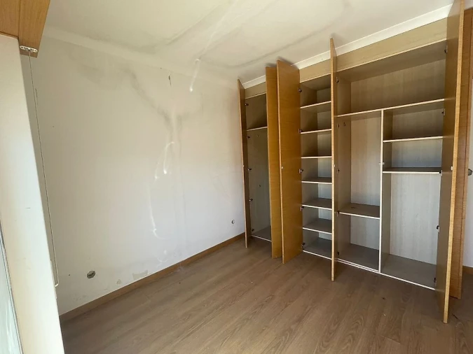 Moradia T4 para Venda em Valado dos Frades Foto 8