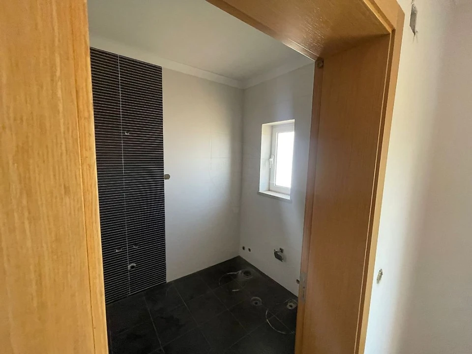 Moradia T4 para Venda em Valado dos Frades Foto 16