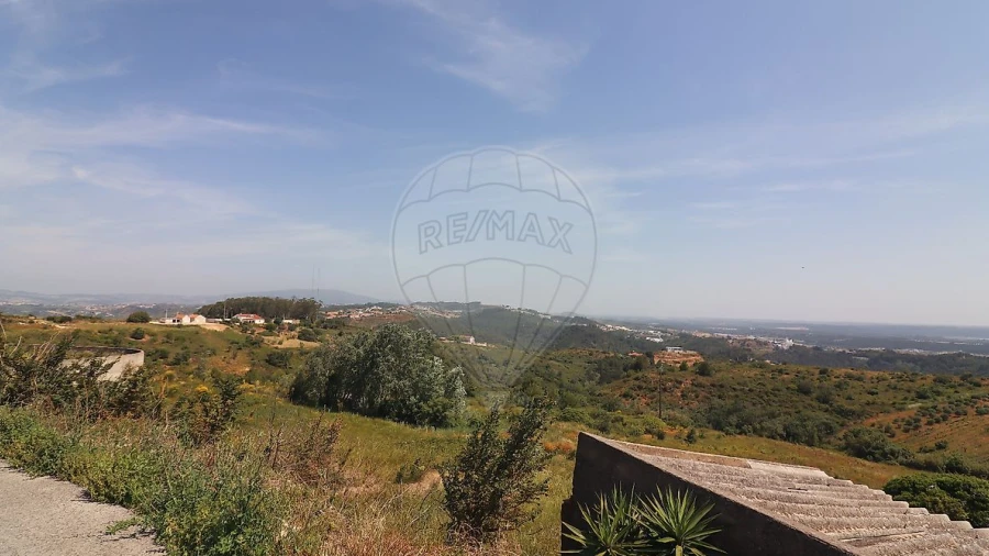 Armazém para Venda em Alenquer (Santo Estêvão e Triana)