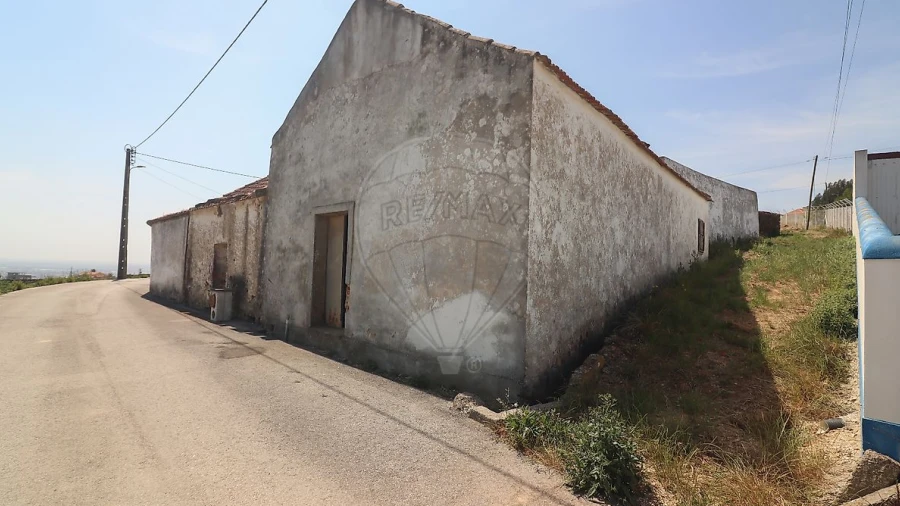 Armazém para Venda em Alenquer (Santo Estêvão e Triana)