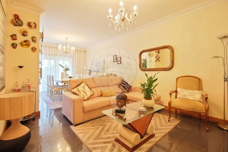 Apartamento T3 para Venda em Cidade da Maia Foto 1