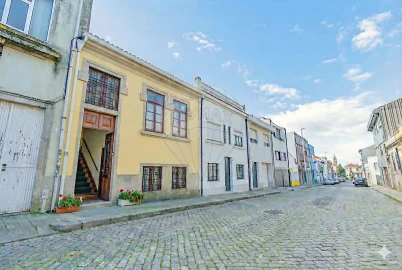 Moradia T4 para Venda em Paranhos