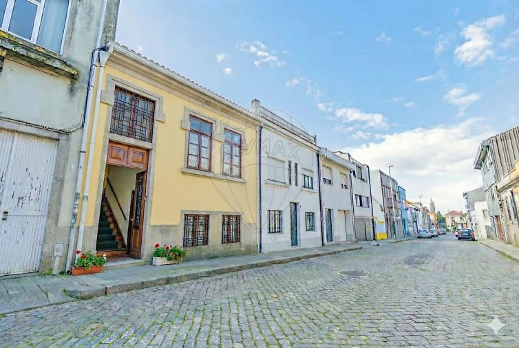 Moradia T4 para Venda em Paranhos Foto 28