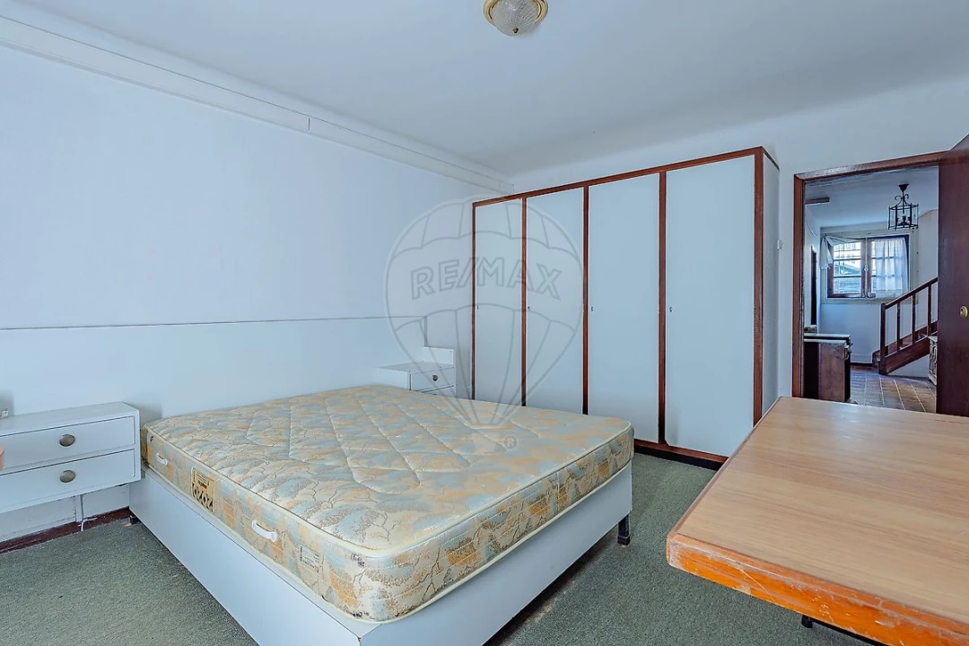 Moradia T4 para Venda em Paranhos Foto 3