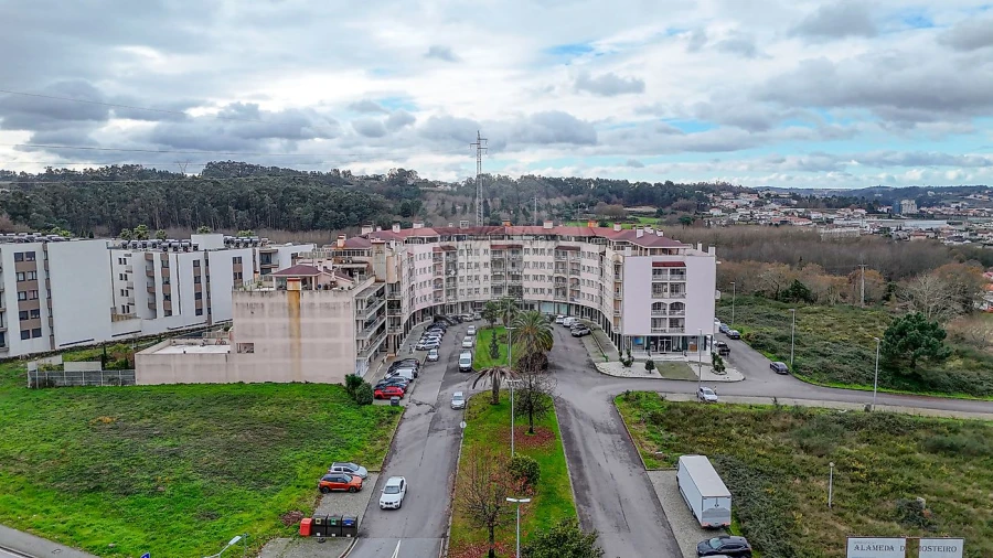 Apartamento T1 para Venda em Paços de Ferreira Foto 9