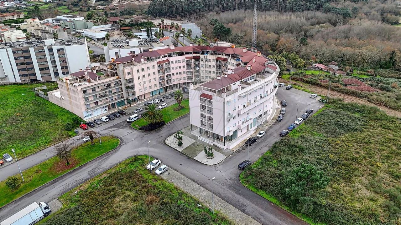 Apartamento T1 para Venda em Paços de Ferreira Foto 9