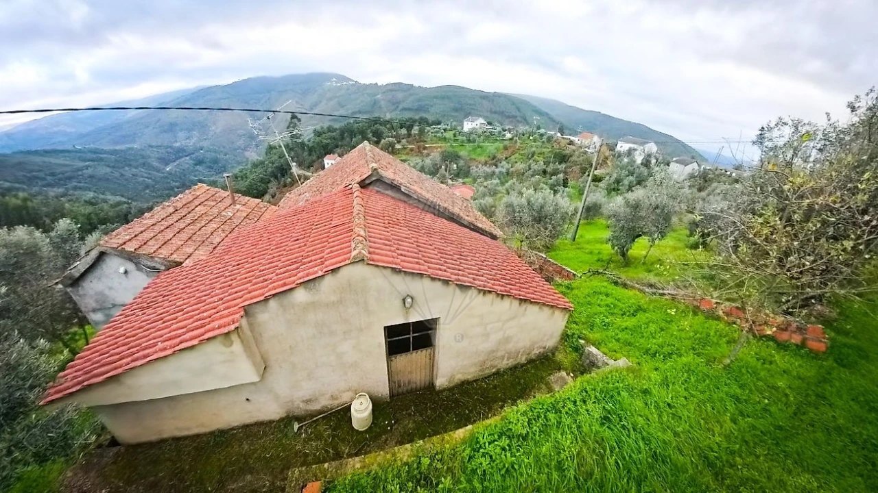 Moradia T2 para Venda em Cadafaz e Colmeal Foto 18