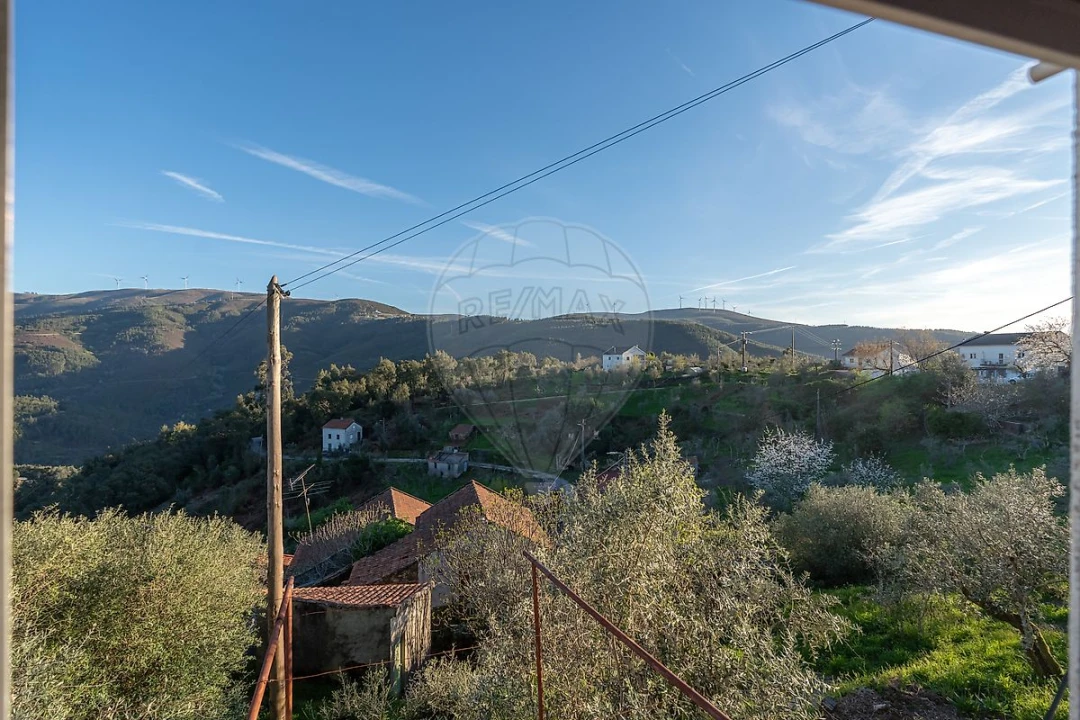 Moradia T2 para Venda em Cadafaz e Colmeal Foto 17