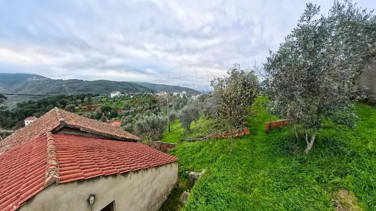 Moradia T2 para Venda em Cadafaz e Colmeal Foto 17