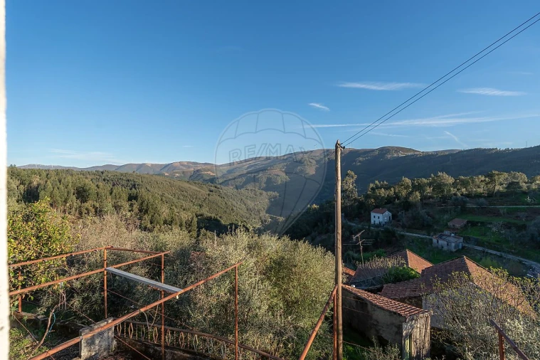 Moradia T2 para Venda em Cadafaz e Colmeal Foto 18