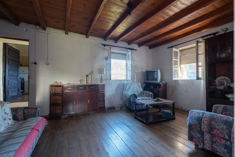 Moradia T2 para Venda em Cadafaz e Colmeal Foto 24