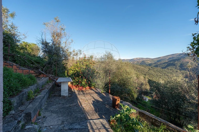 Moradia T2 para Venda em Cadafaz e Colmeal Foto 8