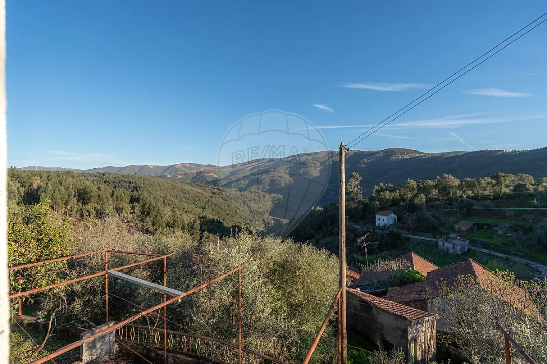 Moradia T2 para Venda em Cadafaz e Colmeal Foto 18