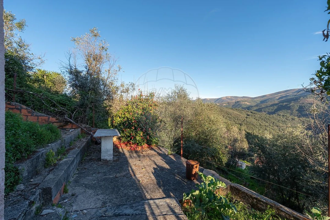 Moradia T2 para Venda em Cadafaz e Colmeal Foto 8