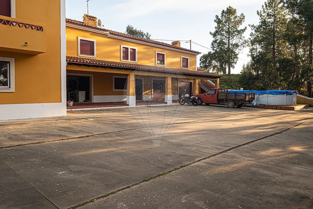 Moradia T4 para Venda em Azambuja Foto 44