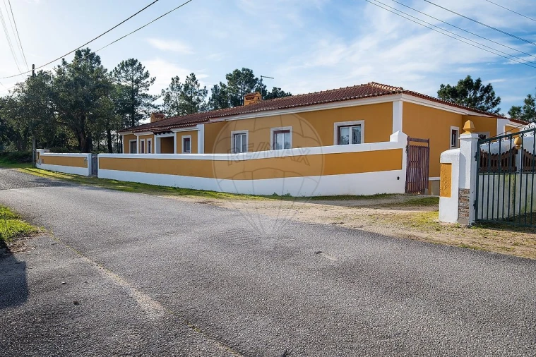 Moradia T4 para Venda em Azambuja Foto 45