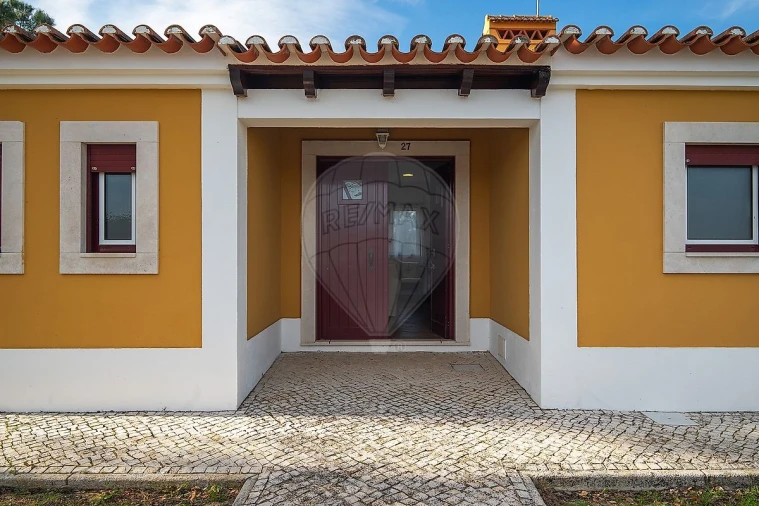 Moradia T4 para Venda em Azambuja Foto 2