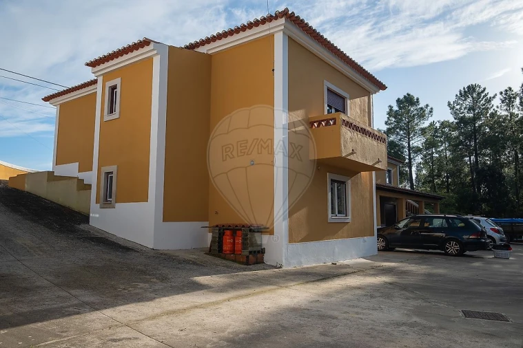 Moradia T4 para Venda em Azambuja Foto 45