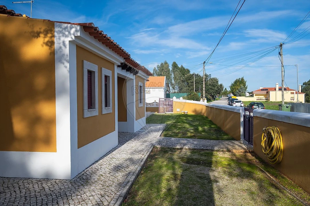 Moradia T4 para Venda em Azambuja Foto 4