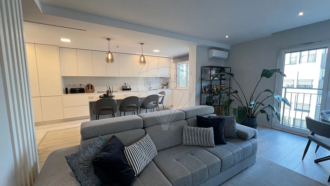 Apartamento T2 para Arrendamento em Águas Livres Foto 3