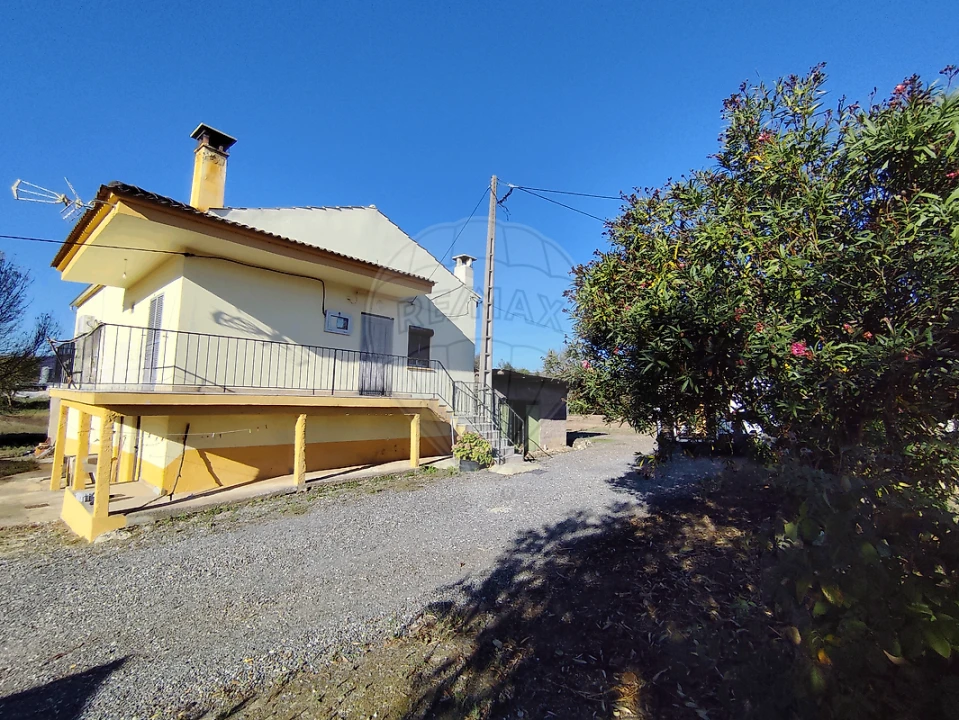 Moradia T3 para Venda em Fundão, Valverde, Donas, A. Joanes, A. Nova Cabo Foto 4