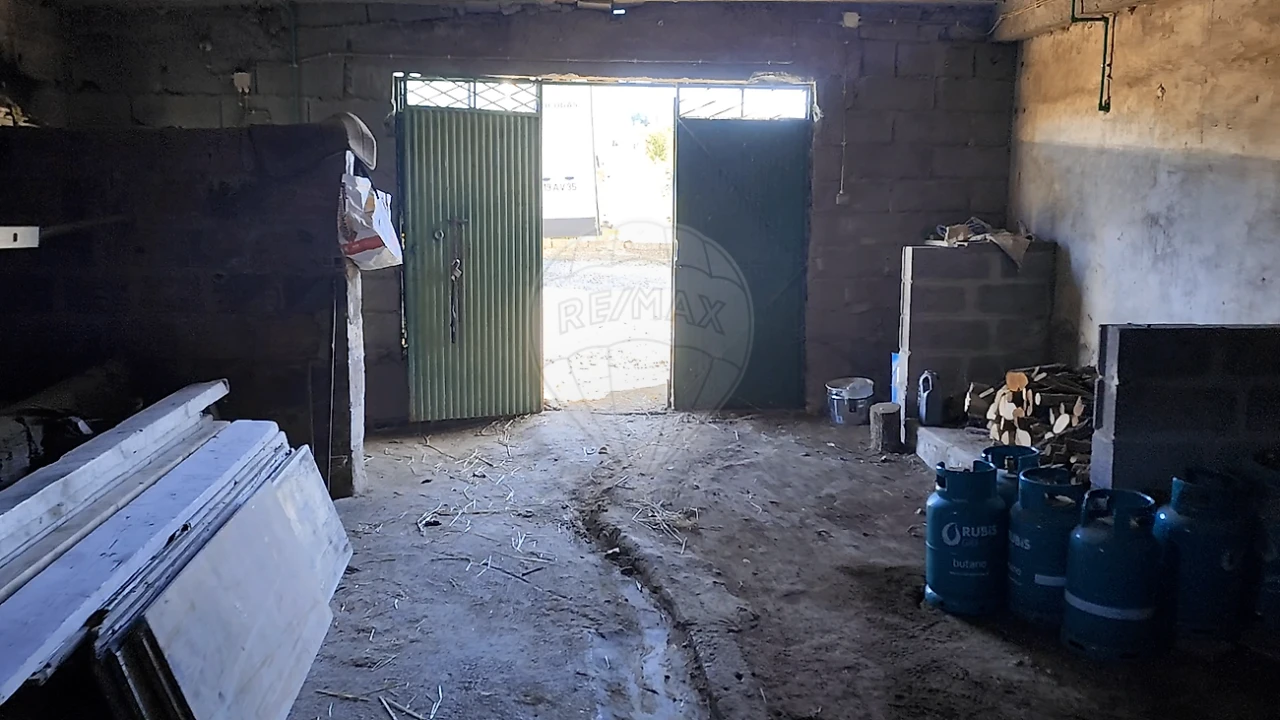 Moradia T3 para Venda em Fundão, Valverde, Donas, A. Joanes, A. Nova Cabo Foto 8