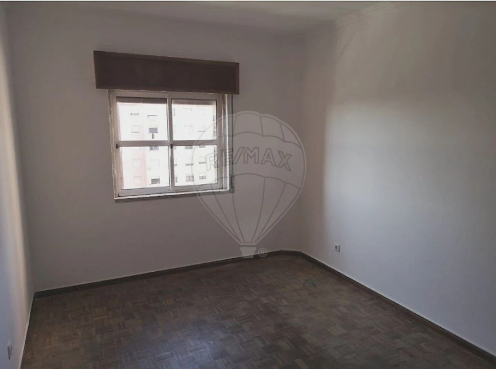 Apartamento T2 para Venda em Algueirão-Mem Martins Foto 11