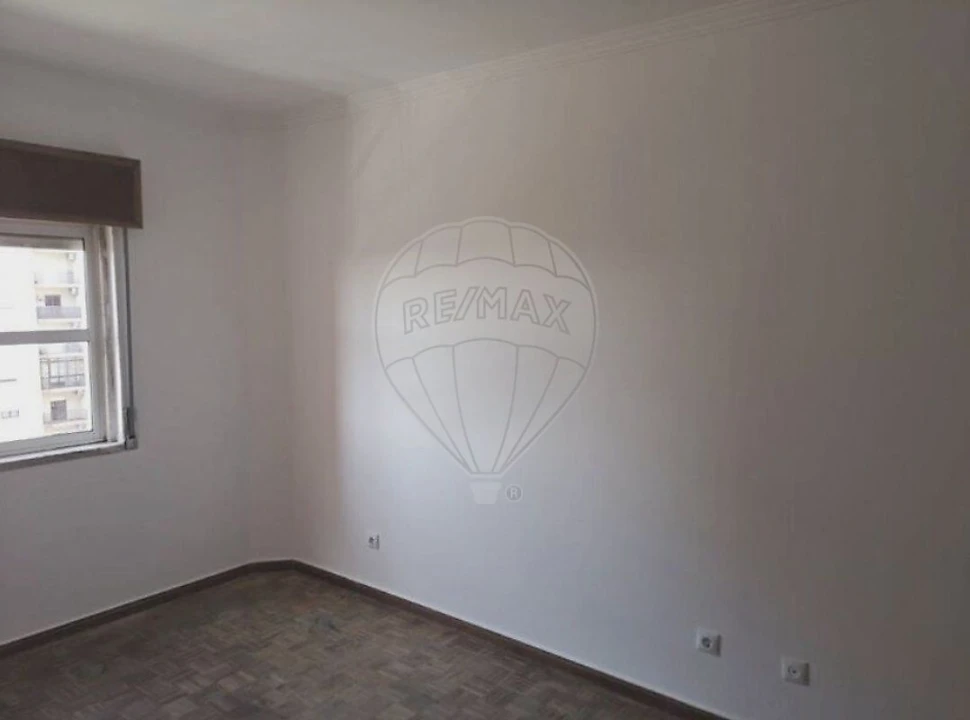 Apartamento T2 para Venda em Algueirão-Mem Martins Foto 13