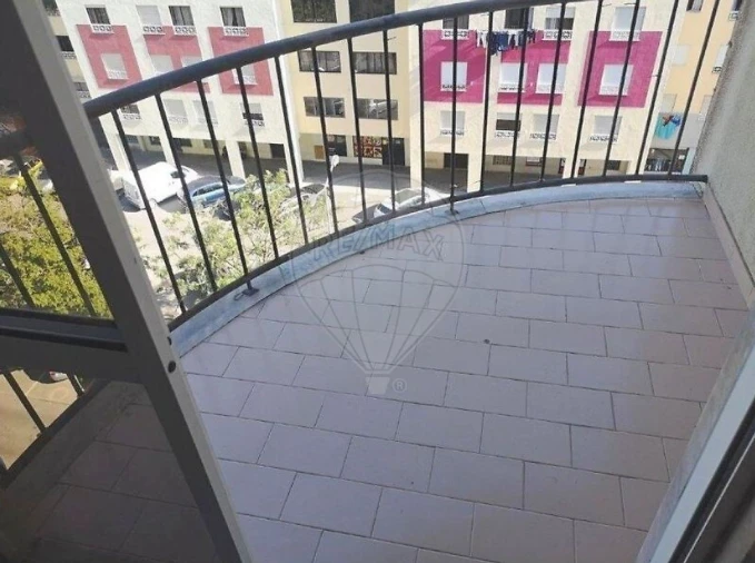 Apartamento T2 para Venda em Algueirão-Mem Martins Foto 4