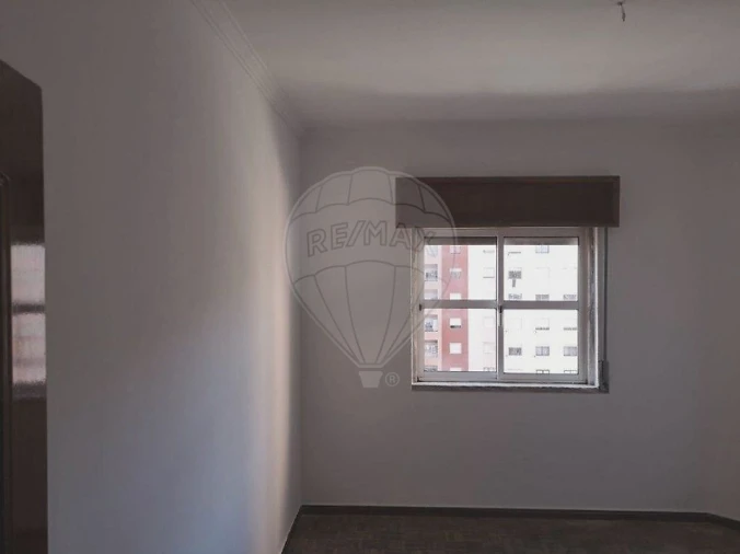 Apartamento T2 para Venda em Algueirão-Mem Martins Foto 10