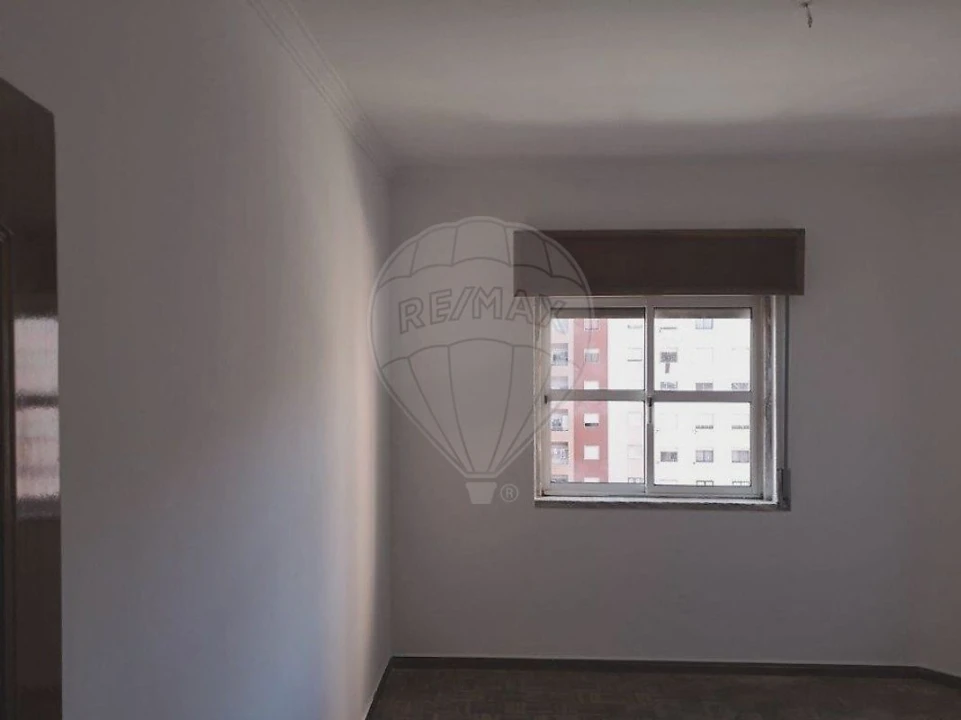 Apartamento T2 para Venda em Algueirão-Mem Martins Foto 10