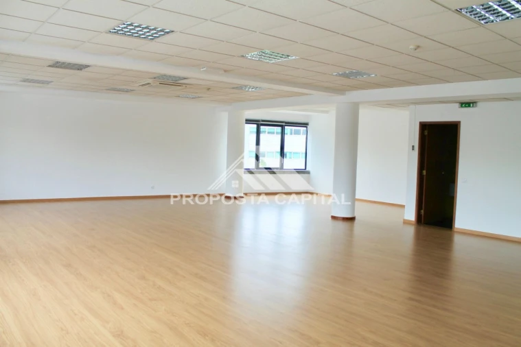 Escritório para Arrendamento em Carnaxide e Queijas