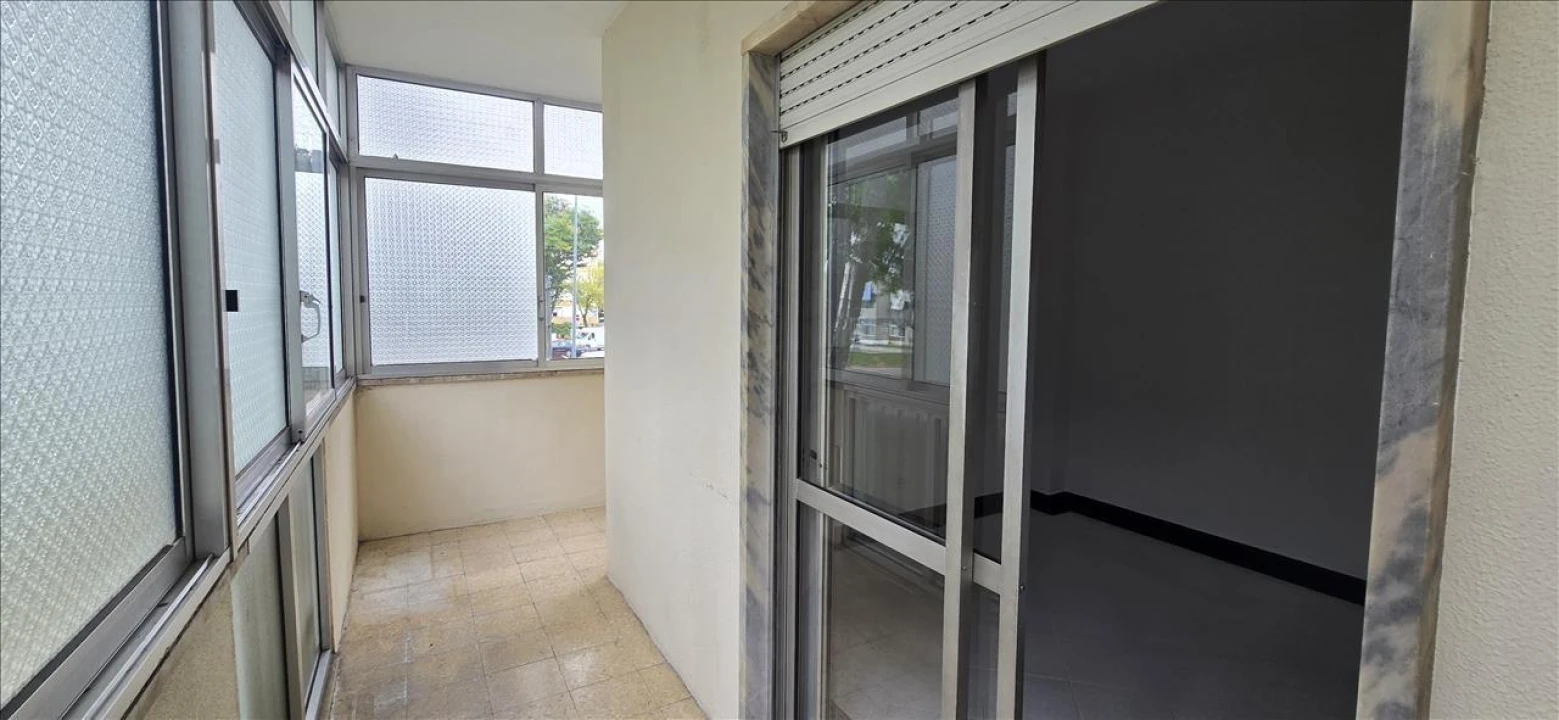 Apartamento T2 para Venda em Amora Foto 9