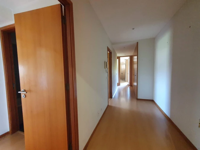 Apartamento T3 para Venda em Moreira Foto 2