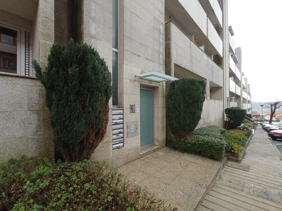 Apartamento T2 para Venda em Aldão Foto 2