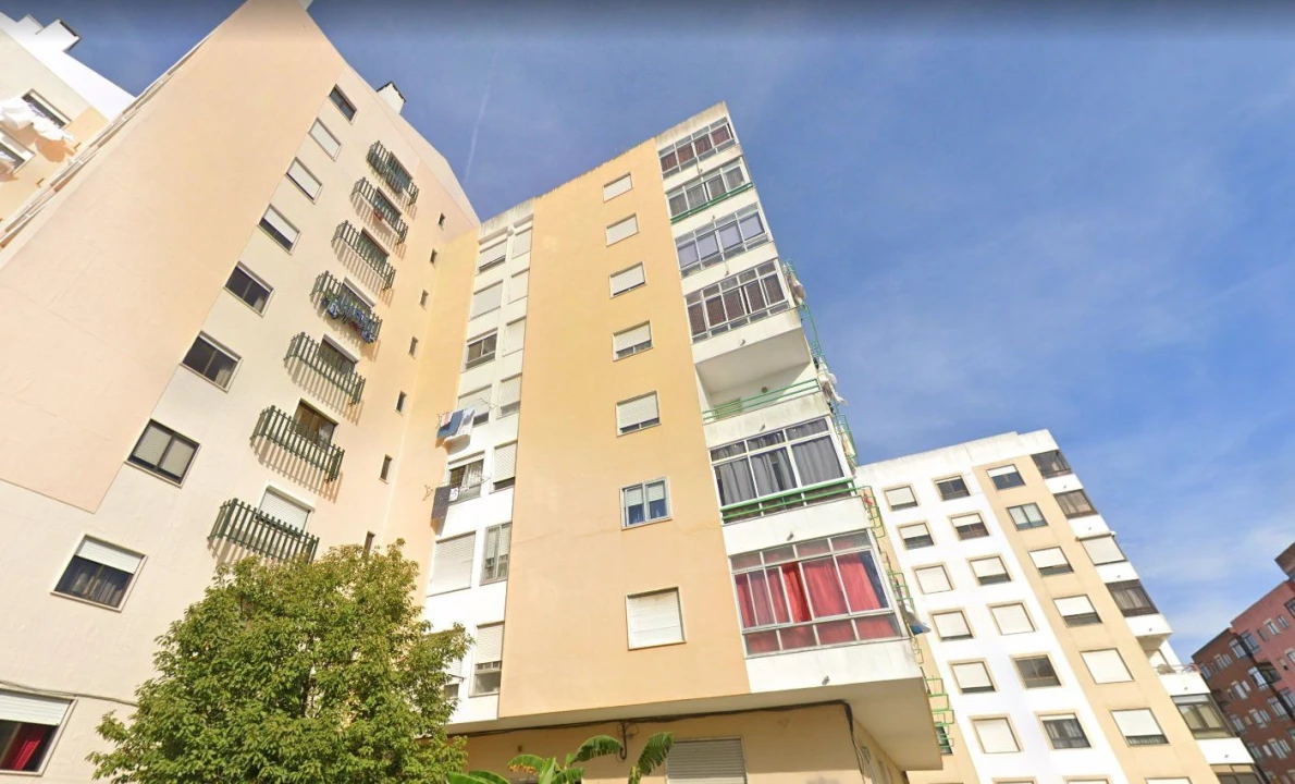 Apartamento T2 para Venda em Agualva e Mira-Sintra Foto 1