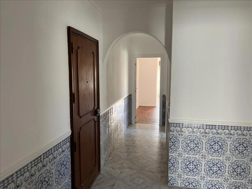 Apartamento T2 para Venda em Agualva e Mira-Sintra Foto 4