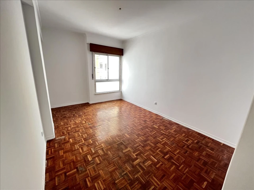 Apartamento T2 para Venda em Agualva e Mira-Sintra Foto 8