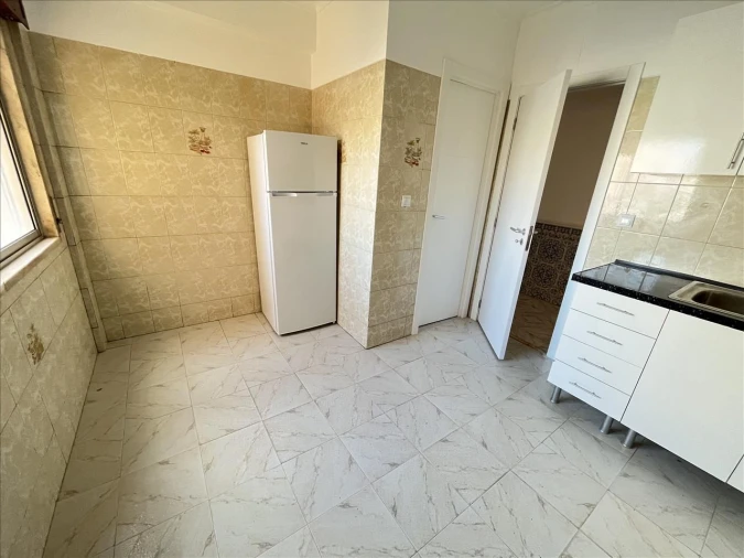 Apartamento T2 para Venda em Agualva e Mira-Sintra Foto 7