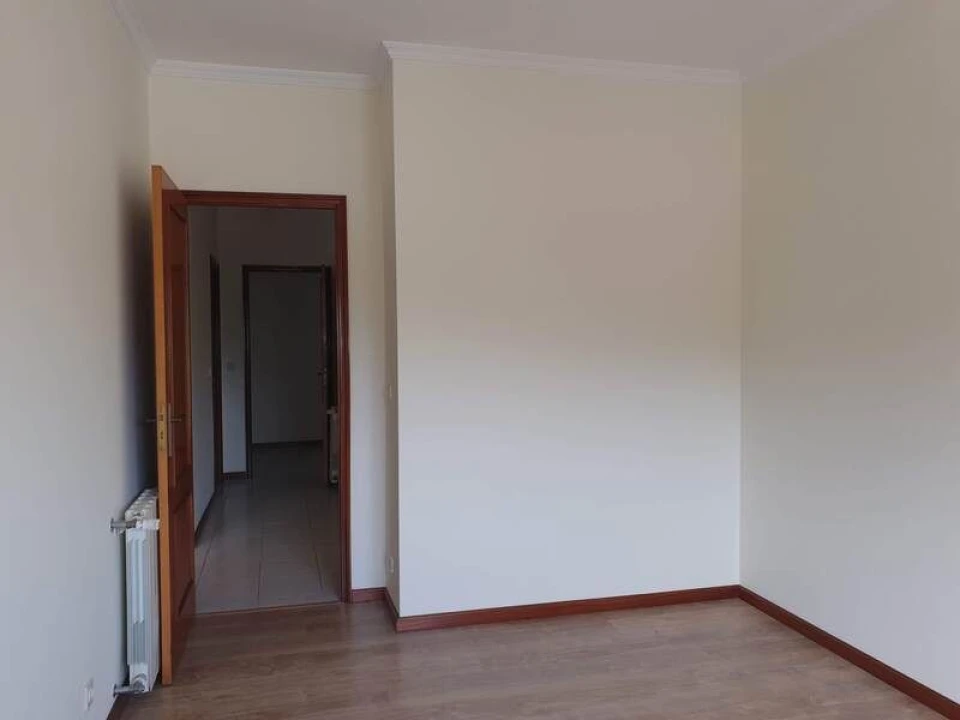 Apartamento T3 para Venda em Oliveira do Douro Foto 11