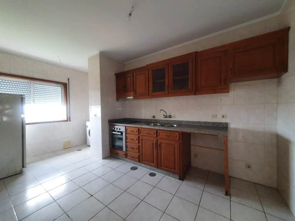 Apartamento T3 para Venda em Oliveira do Douro Foto 4