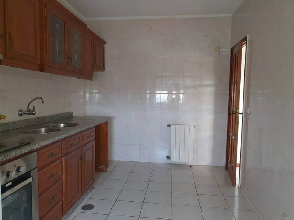 Apartamento T3 para Venda em Oliveira do Douro Foto 5