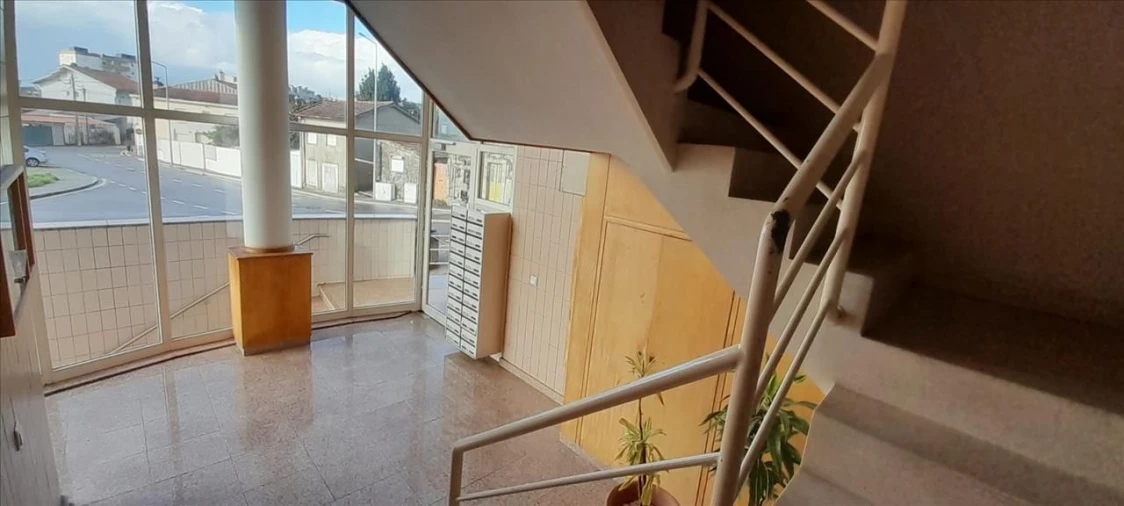 Apartamento T2 para Venda em Baguim do Monte (Rio Tinto) Foto 2