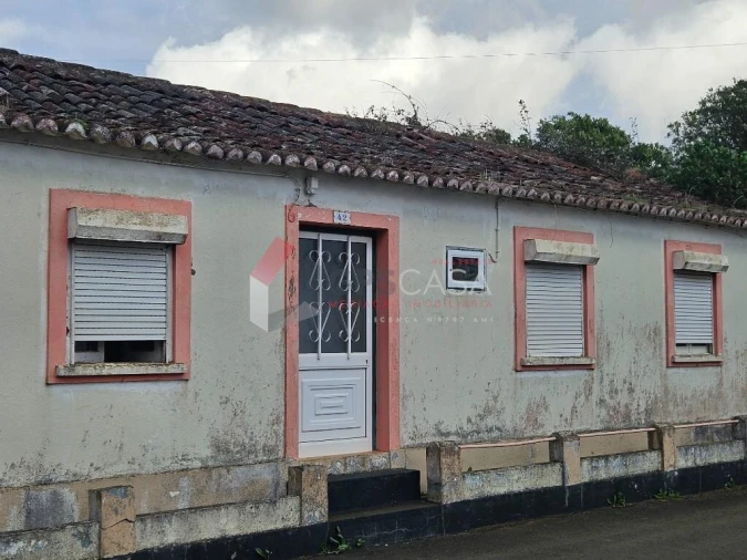 Moradia T2 para Venda em Praia da Vitoria (Santa Cruz) Foto 2